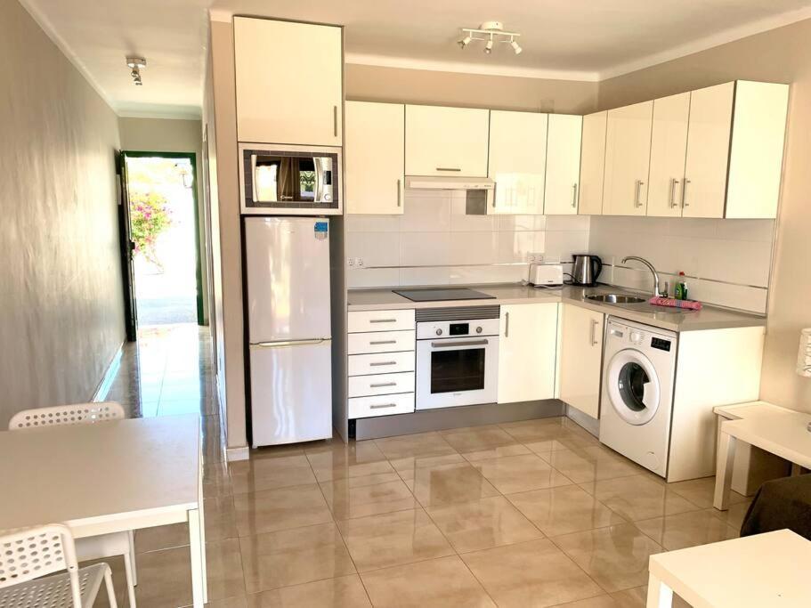 Casa Italia, Modern One Bedroom Apartment Close To The Beach Tias Exterior photo